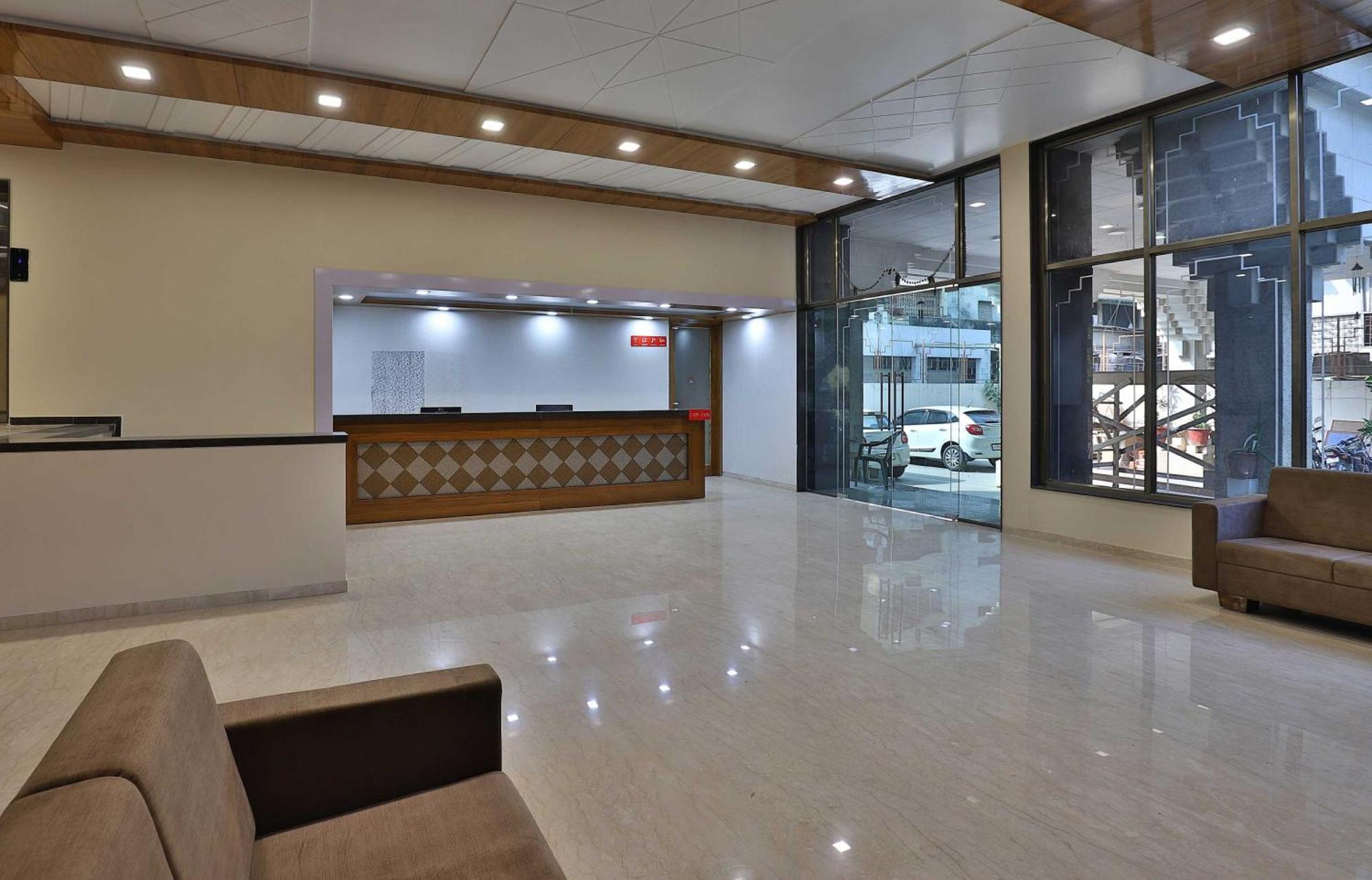 Collection O Panchsheel Hotel Vadodara Ngoại thất bức ảnh