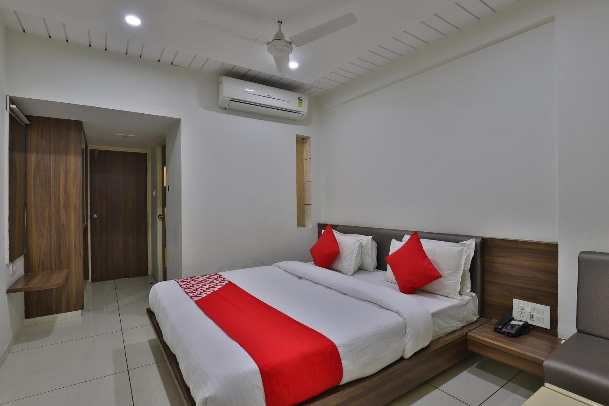 Collection O Panchsheel Hotel Vadodara Ngoại thất bức ảnh