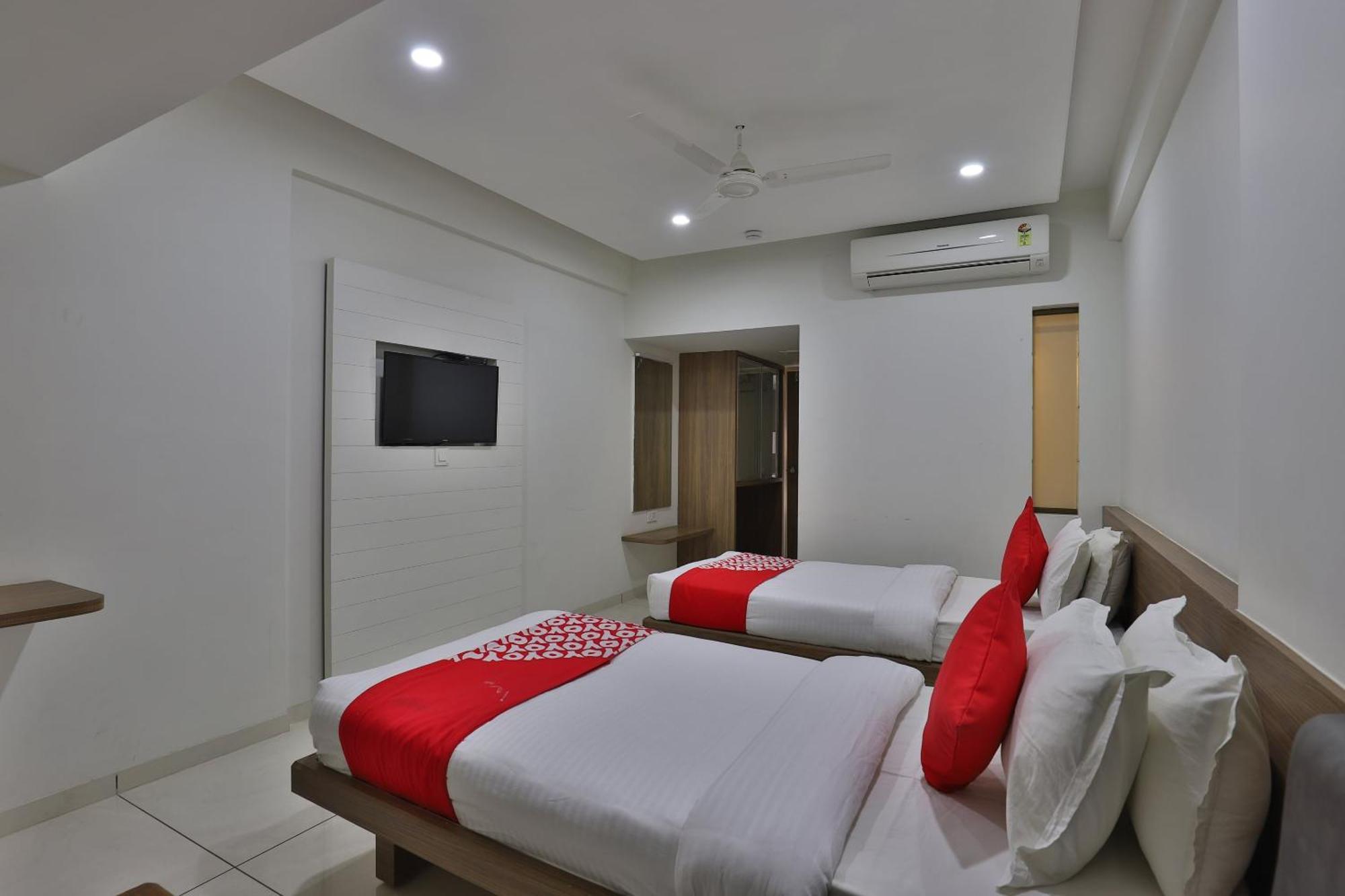 Collection O Panchsheel Hotel Vadodara Ngoại thất bức ảnh
